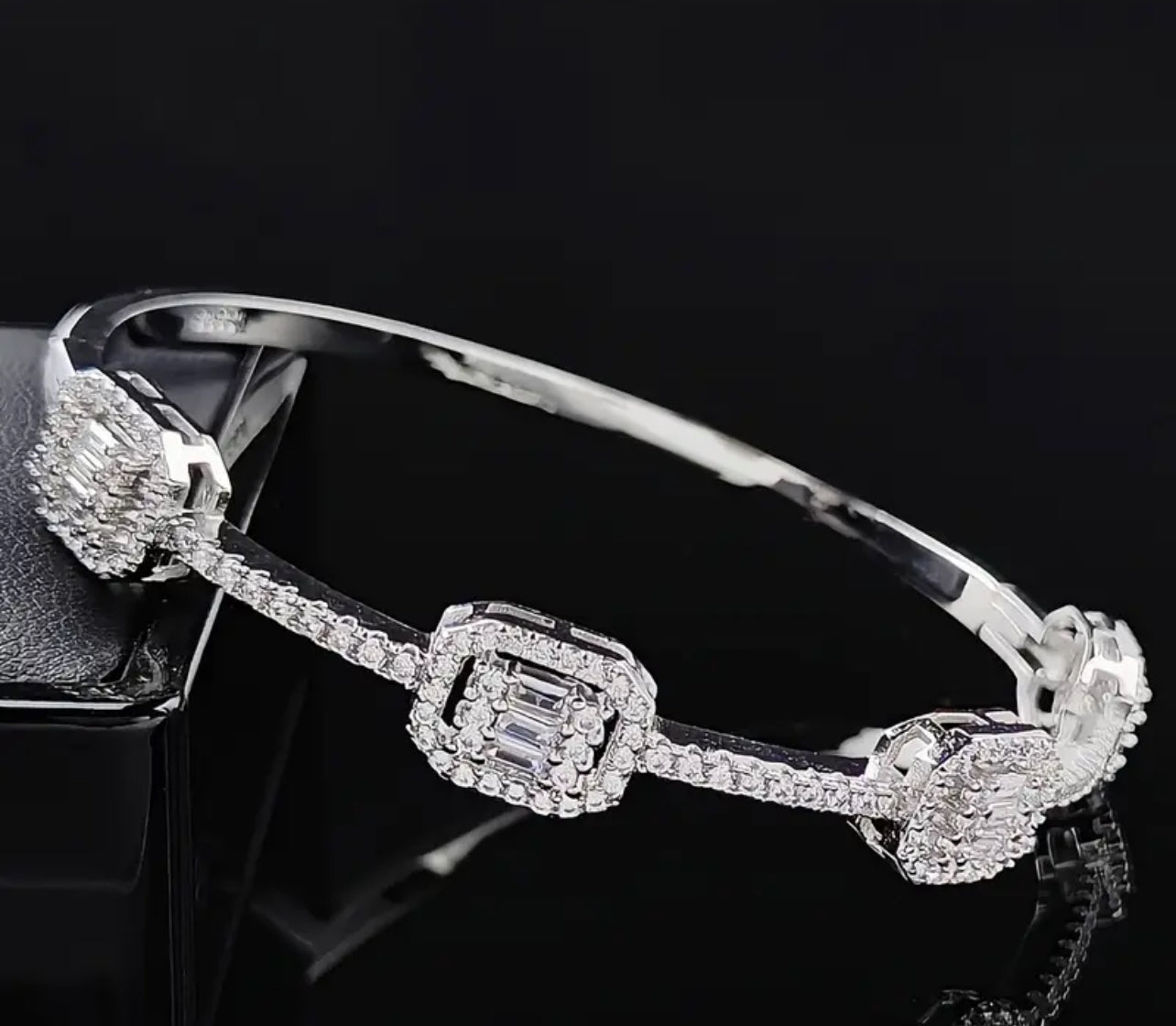 ADINA EDEN Luxury Halo Bracelet